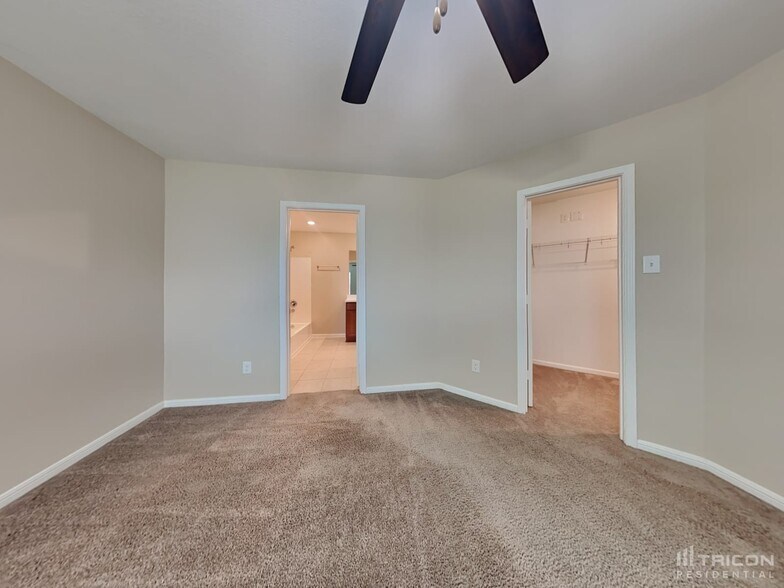 Building Photo - 524 Red Dusk Paint Dr