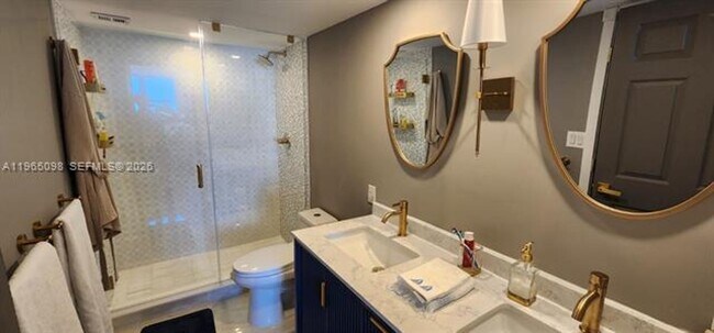 Building Photo - 5701 Collins Ave