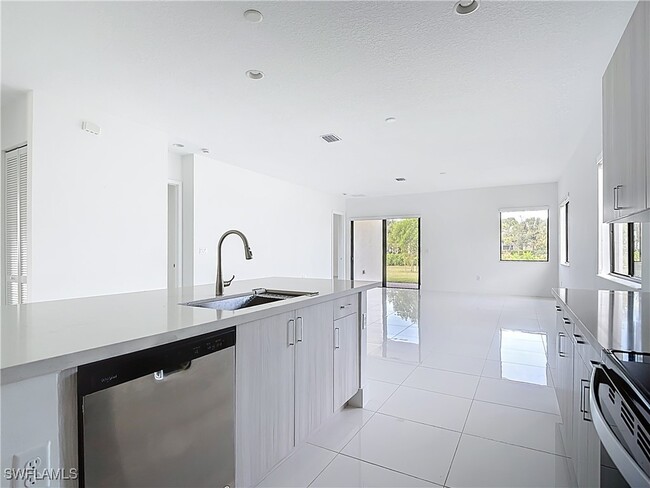 Building Photo - 5305 Marano Dr