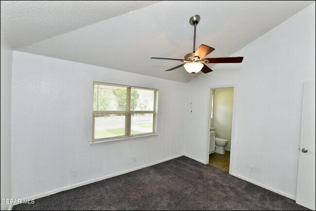 Building Photo - 853 Nita Fay Dr