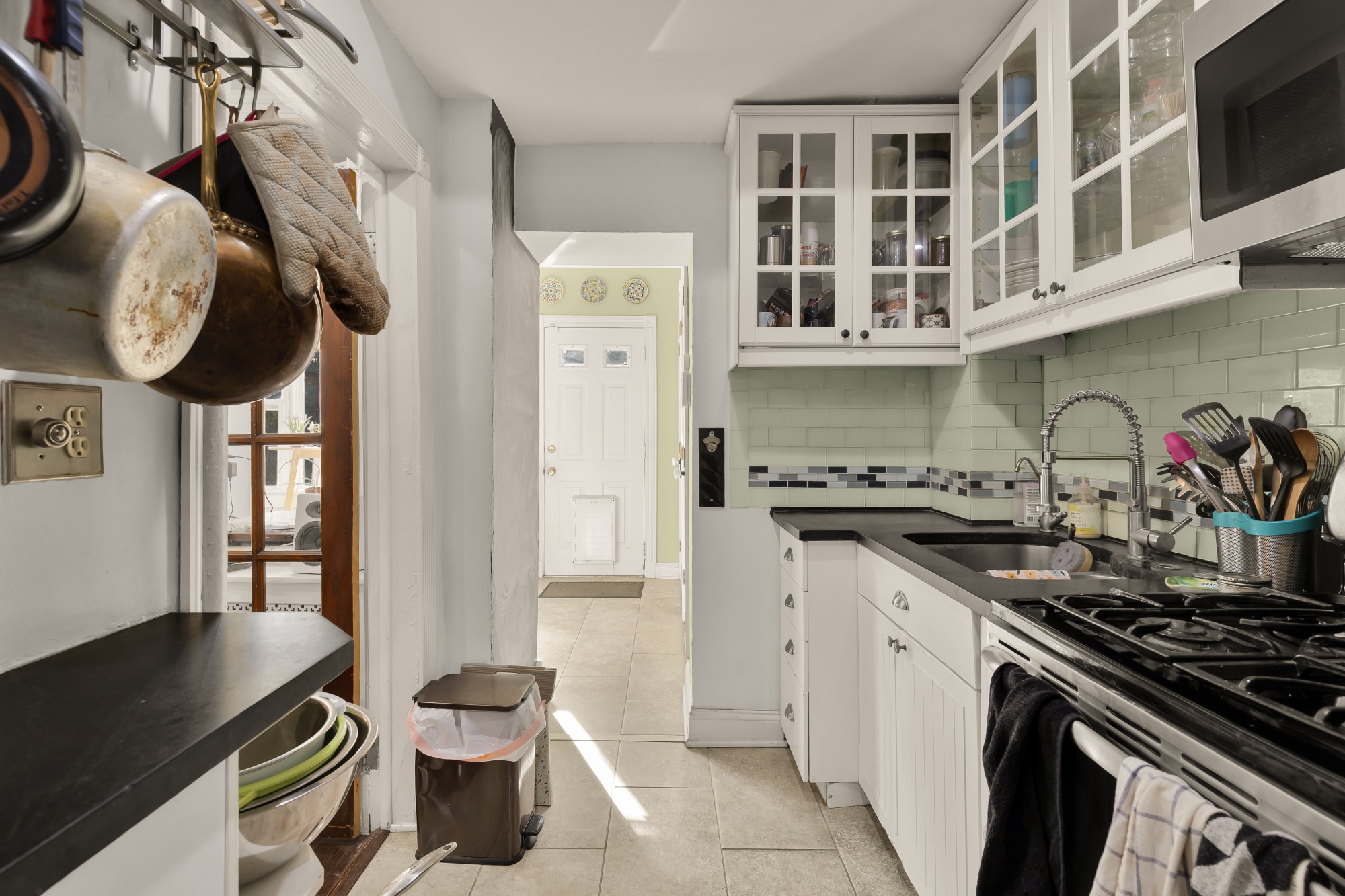 Building Photo - 207 V St NE