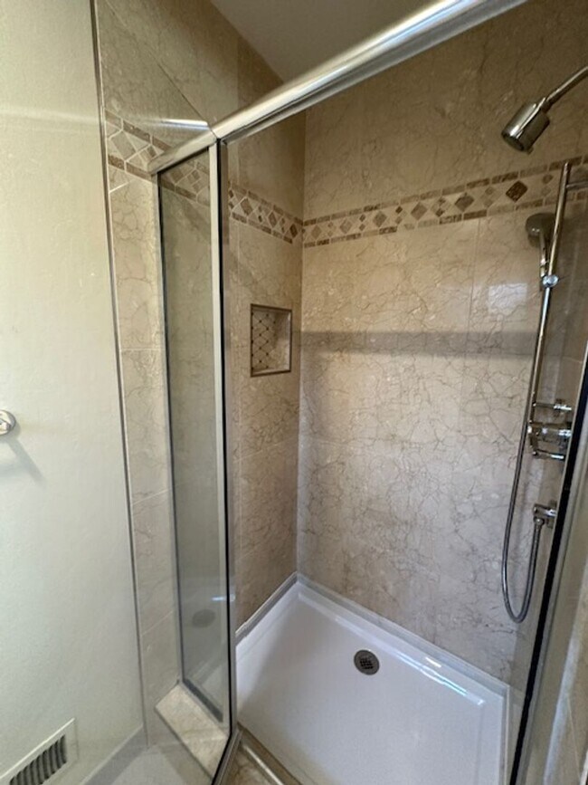 Building Photo - Beautiful Single Level Home in Ponderosa P...