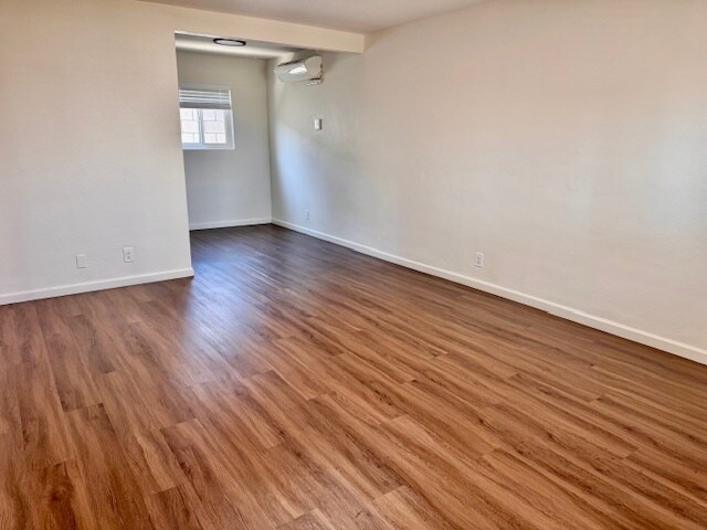 Building Photo - 36947 Melrose Dr