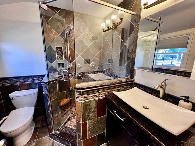 Building Photo - Stunning Renovated Ranch off Indian River