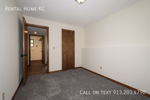 Building Photo - 4813 Woodward-