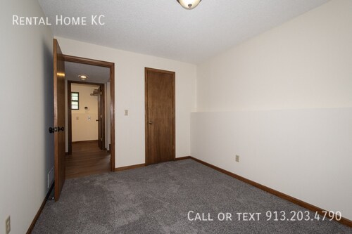 Building Photo - 4813 Woodward-