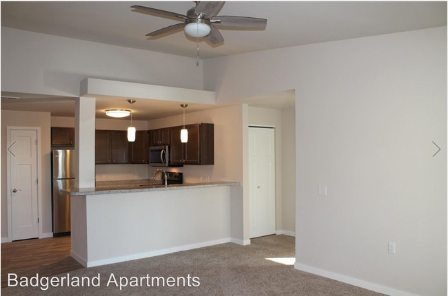 Building Photo - 702 Vineyard Dr