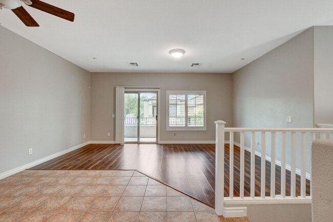 Building Photo - Gorgeous Three Bedroom in the Northwest!