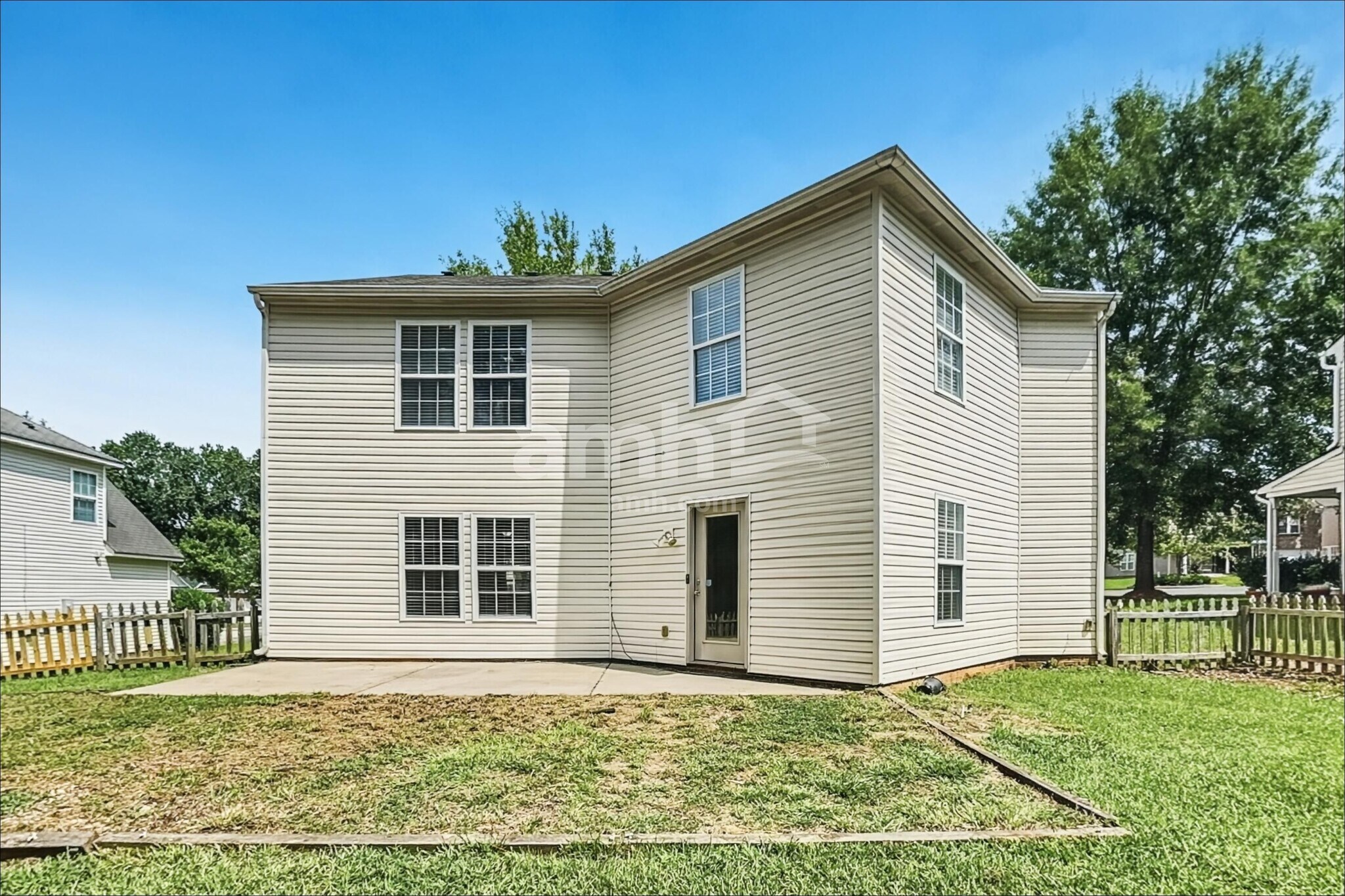 Building Photo - 907 Wind Carved Ln