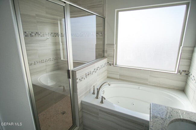 Building Photo - 12874 Woolstone Dr