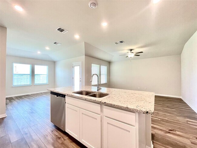 Building Photo - 408 Giorgio Moroder Dr