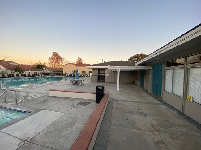 Building Photo - Luxurious 3 Bedroom Cypress Townhouse for Rent!