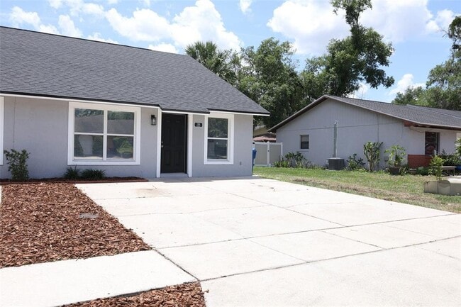 Building Photo - 788 Lincoln Pkwy