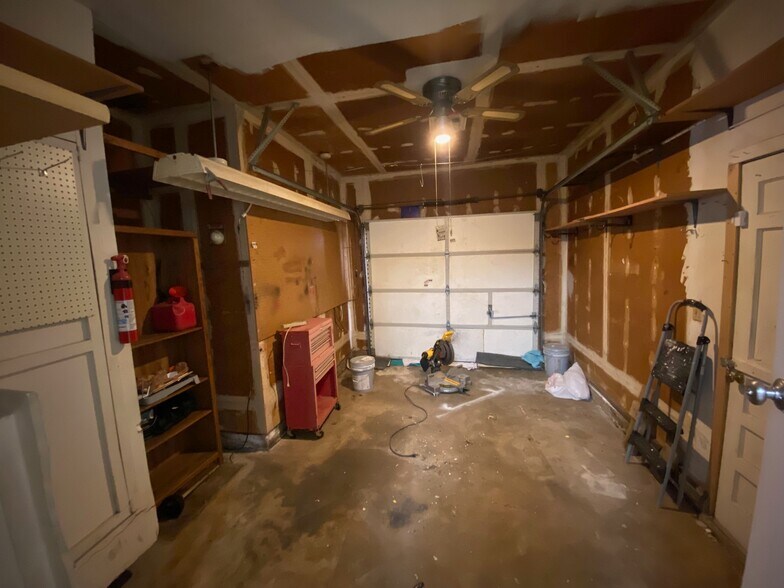 Building Photo - 5414 S Land Ave