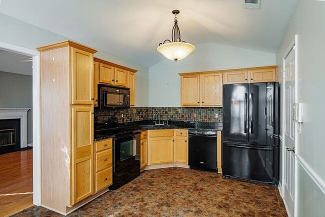 Building Photo - 160 Cedar Rock Trace