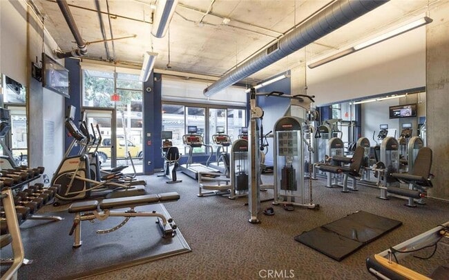 Building Photo - 1100 S Hope St