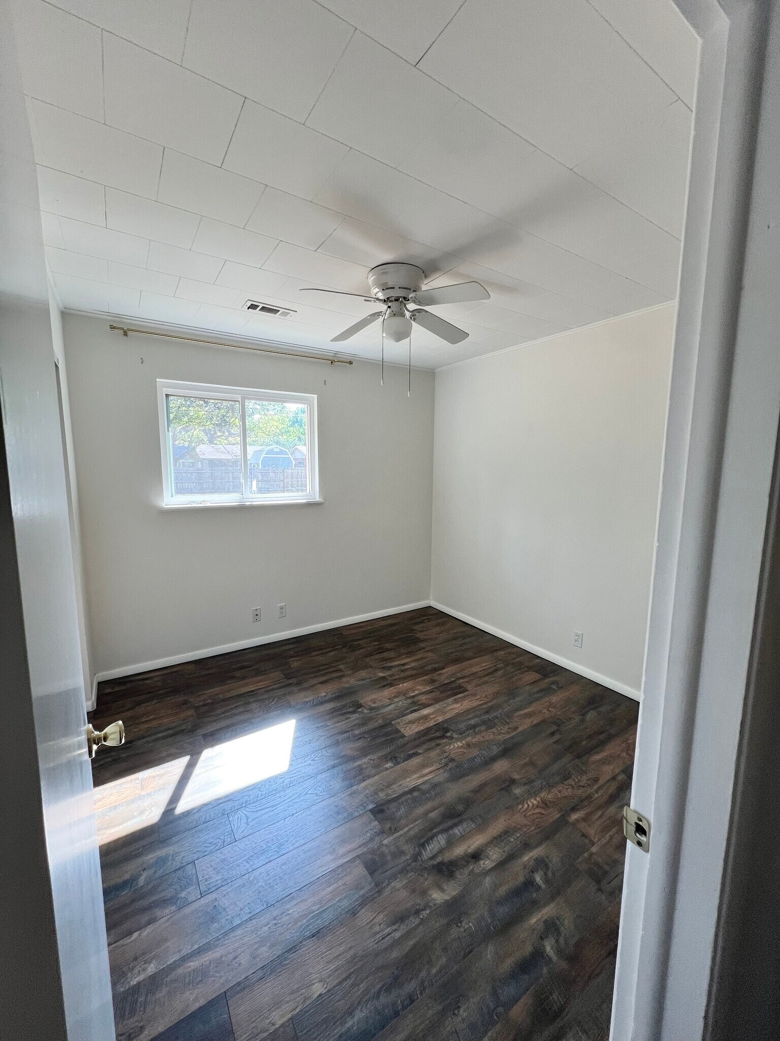 Bedroom 3 - 607 Zachary St