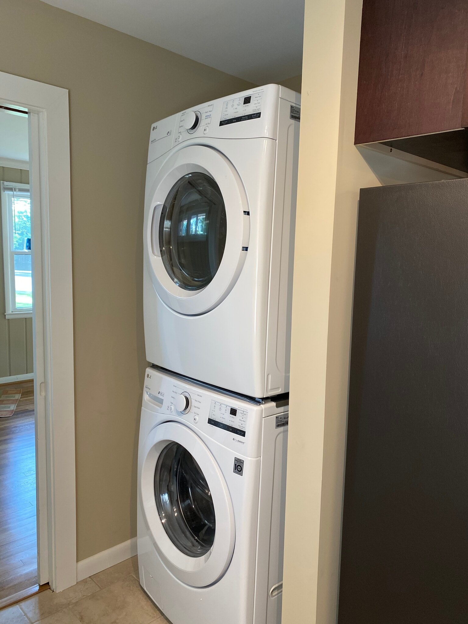 Building Photo - 3003 Oakland Ave