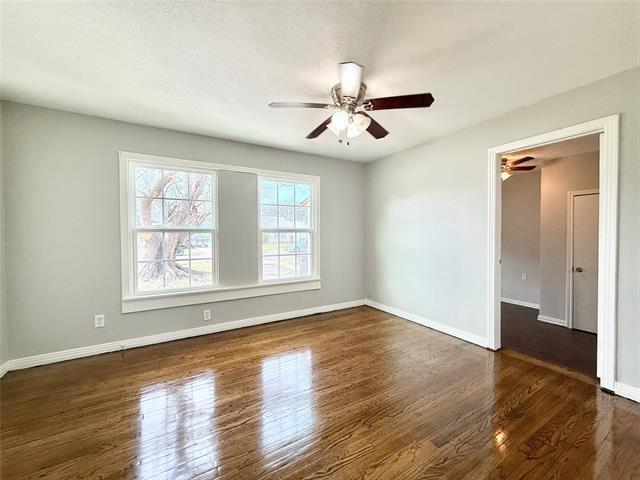 Building Photo - 4813 Sandage Ave