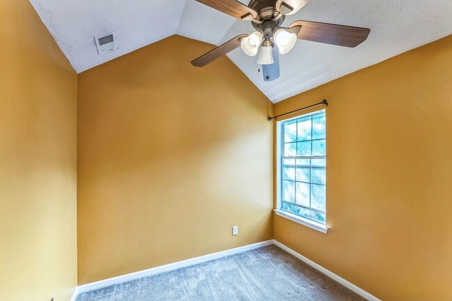 Building Photo - 2945 Highland Hill Pkwy