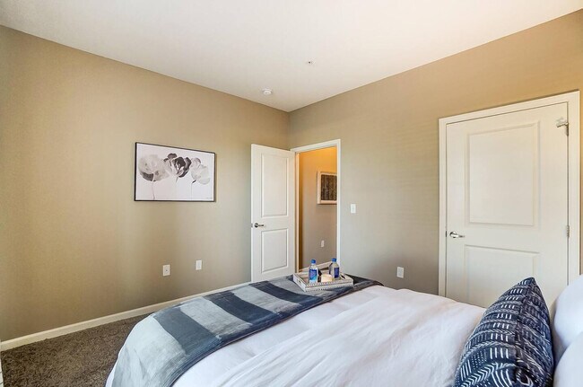 Building Photo - 4788 Holmes St