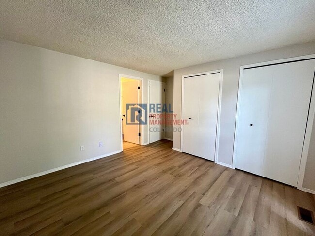 Building Photo - 2229 Villa Rosa Dr