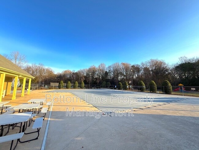 Building Photo - 13446 Cassington Ct