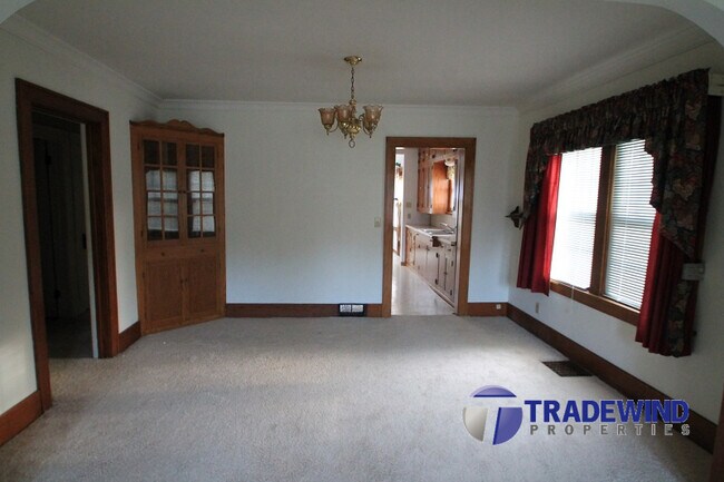 Building Photo - 25 4th St NE