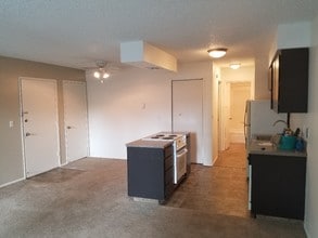 Building Photo - Tristin Square Apartments