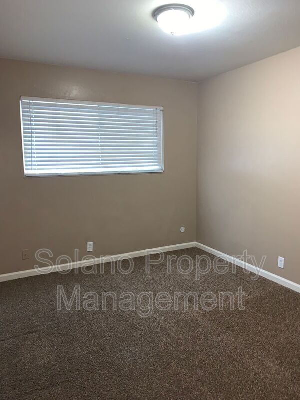 Building Photo - 1992 Oxford Dr