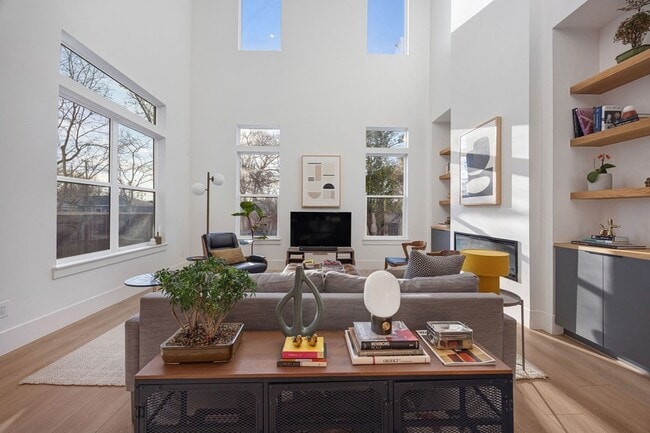 Building Photo - 3513 Castor St