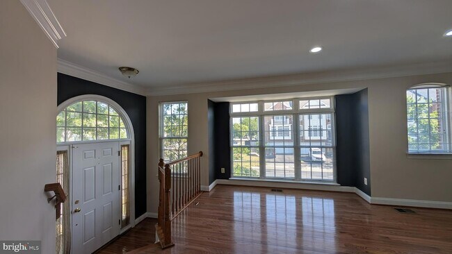 Building Photo - 42681 Rolling Rock Square