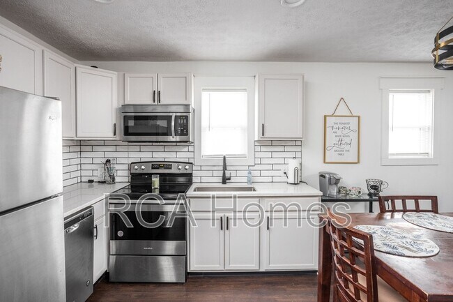 Building Photo - 1740 S Randolph St