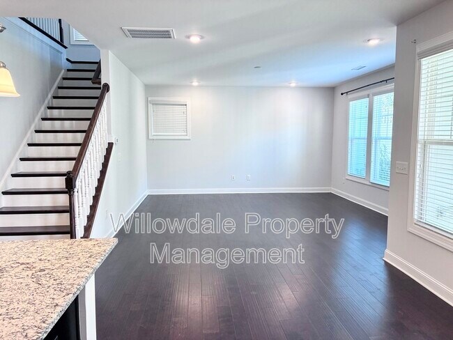 Building Photo - 1309 Little Hills Dr