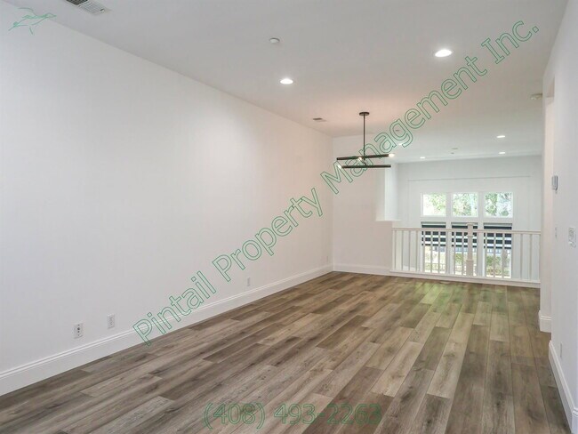 Building Photo - 5130 Le Miccine Terrace