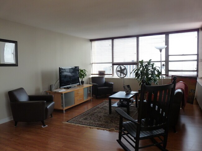 Building Photo - 655 W Irving Park Rd