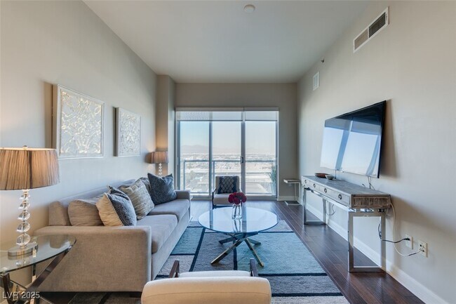 Building Photo - 150 S Las Vegas Blvd