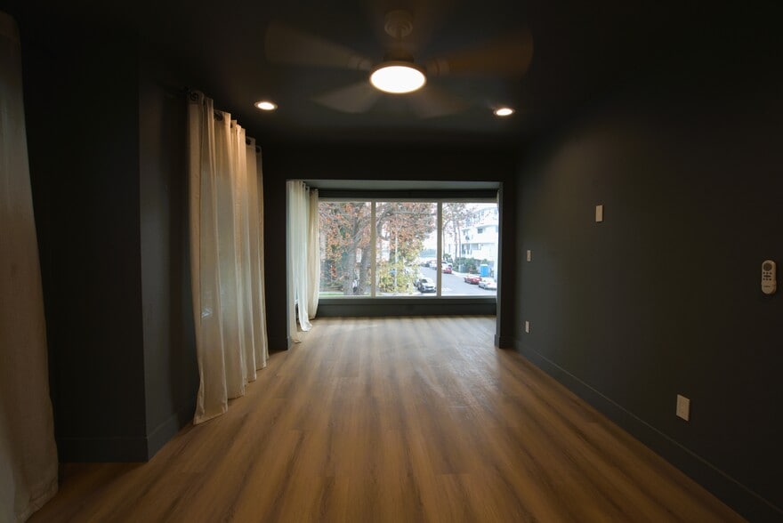 Large bedroom 1 with water and island view - 1123 E Ocean Blvd