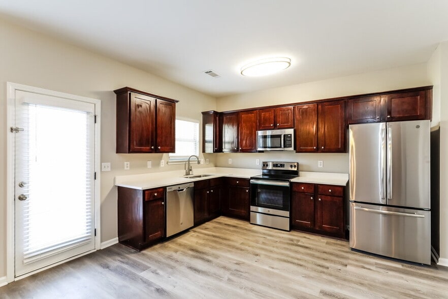 Building Photo - 576 Grenier Terrace NE