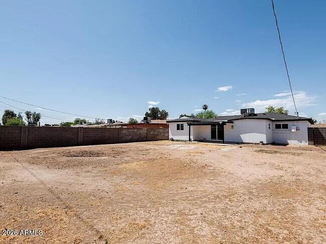 Building Photo - 2915 W Griswold Rd