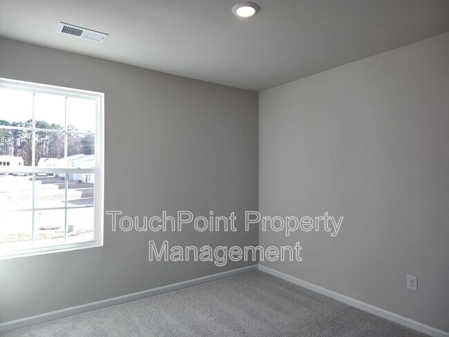 Building Photo - 3247 Crawford Ave