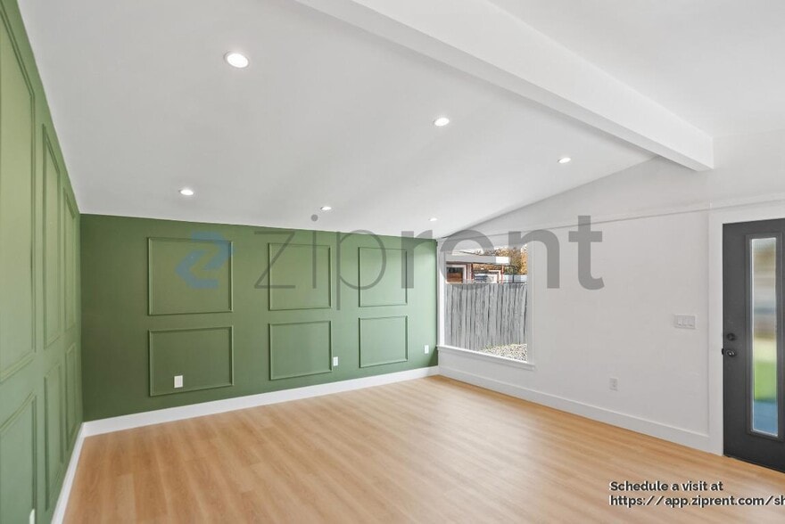 Building Photo - 28023 Tampa Ave