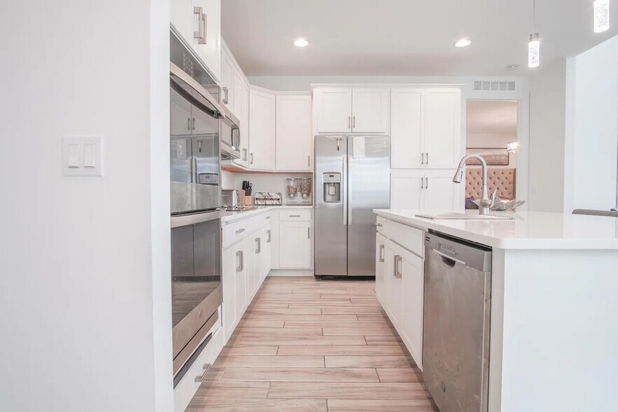 Building Photo - 10057 Brickhill Dr