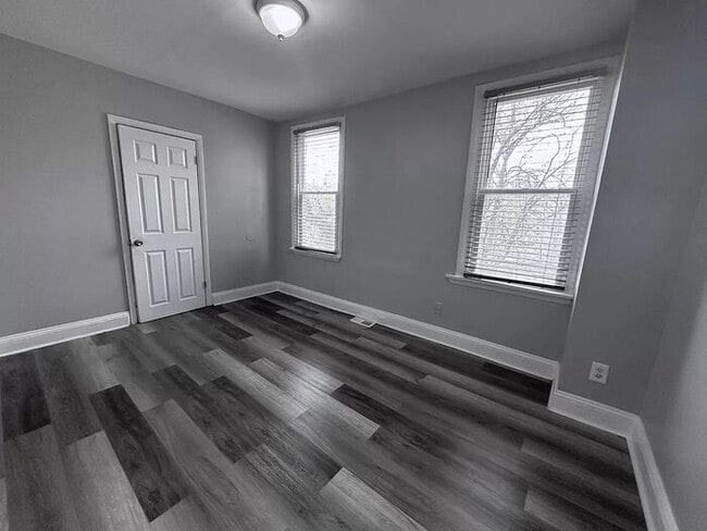 Building Photo - 3 Bedroom Detached Home