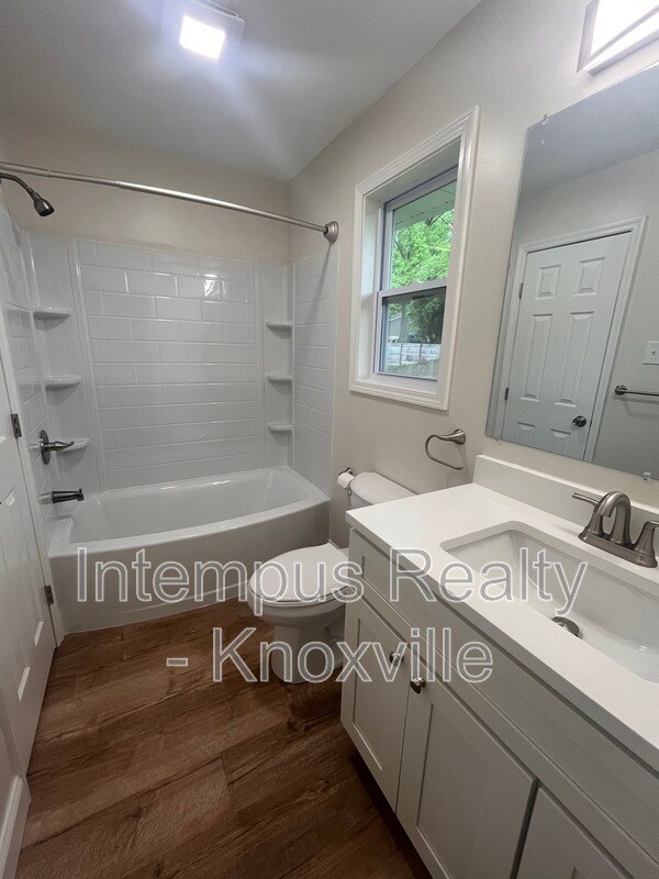 Building Photo - 228 Duzane Dr
