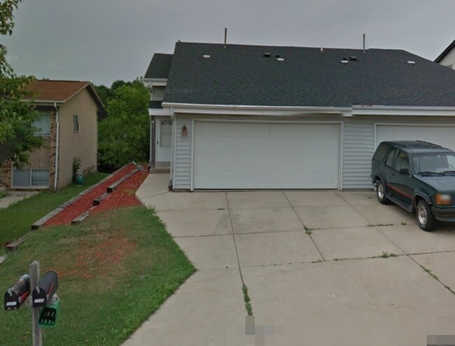 Building Photo - 3351 S 113th St
