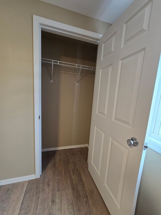 Building Photo - Corner Lot. Fenced Yard. Smells Like Fresh Paint & Good Decisions