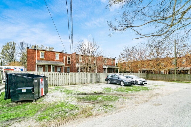 Building Photo - 426 E Mithoff St