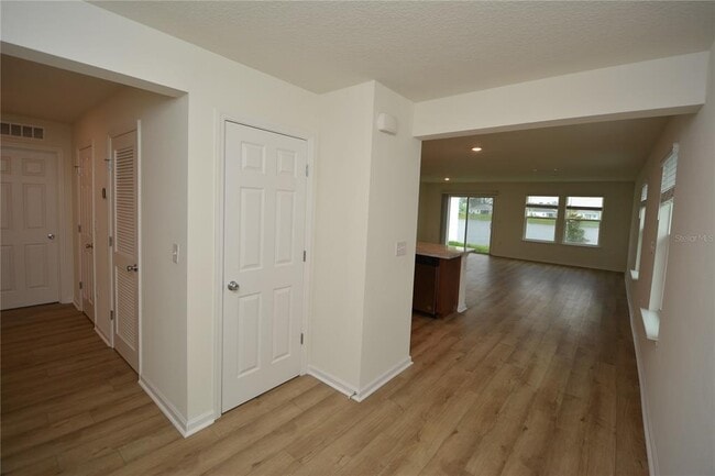 Building Photo - 19 Waverly Ln