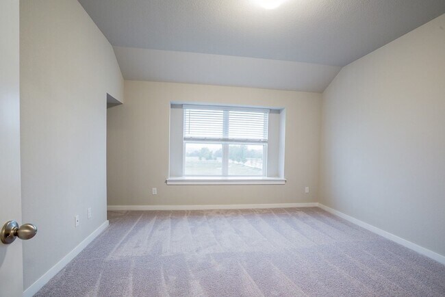 Building Photo - Lock-&-Leave Living in Pflugerville! 3BR T...